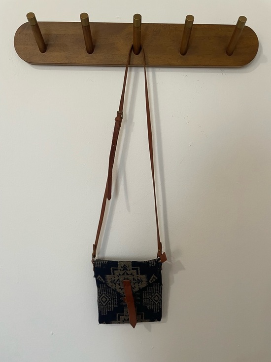 Small Pendleton Crossbody Bag - Picture 2 of 4